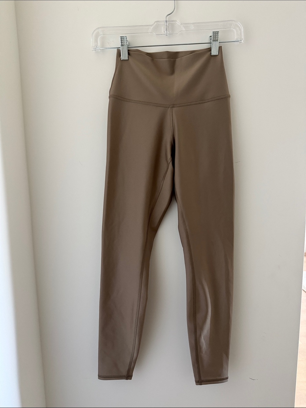 Alo Airlift 7/8 Leggings in Gravel